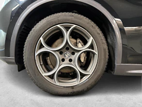 https://vehicle.imgix.net/4438726/e55b9431-727d-461d-b0dc-9d495bb85012.jpg