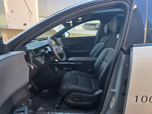 MAZDA CX-6e Takumi