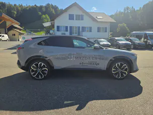 MAZDA CX-6e Takumi
