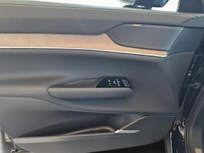 https://vehicle.imgix.net/4438761/4998e763-3e73-4c4d-af37-c9d8efa92ba3.jpg