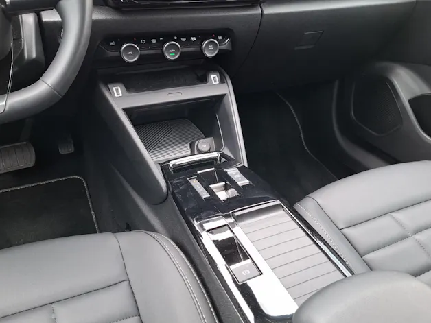 CITROEN C4 1.2 Hybrid Max