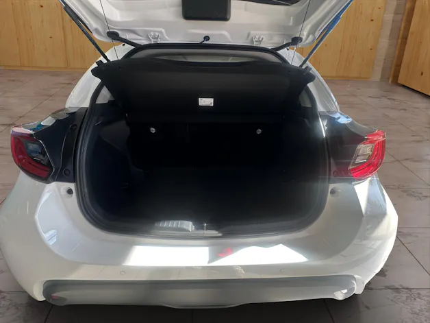 Toyota Yaris 1.5 VVT-i HSD Trend