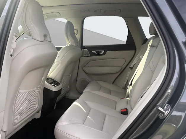 VOLVO XC60 2.0 B5 MH Ultra Bright AWD