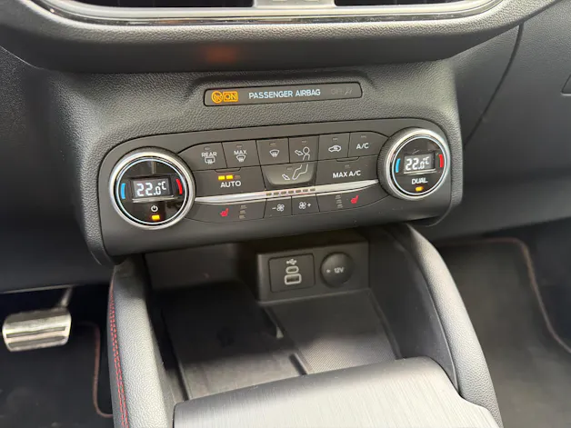 FORD Kuga 2.5 Hybrid ST-Line X 4x4
