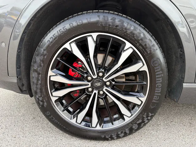 FORD Kuga 2.5 Hybrid ST-Line X 4x4