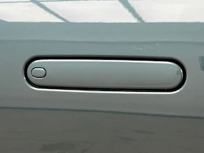 https://vehicle.imgix.net/4438860/d69ff4d6-d2c6-46f5-9253-8e649ae13e7e.JPG