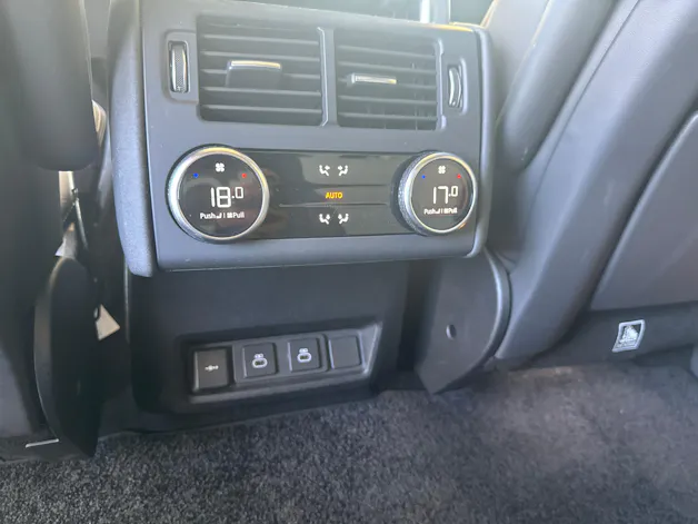 Land Rover Discovery 3.0 D I6 300 Metropolitan Edition