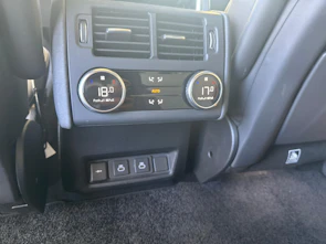 Fahrzeugbild LAND ROVER Discovery 3.0 D I6 300 Metropolitan Edition