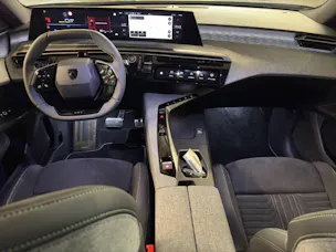 PEUGEOT 5008 1.6 PHEV GT