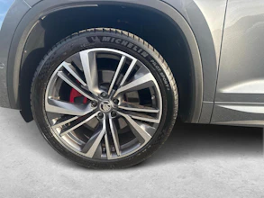 https://vehicle.imgix.net/4438877/c3bc344a-9903-493f-8189-d51e047d2fc5.jpg