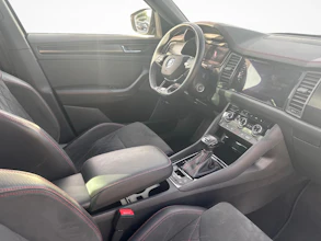 https://vehicle.imgix.net/4438877/e4b94da0-78b4-4980-809a-76c71cbb729a.jpg