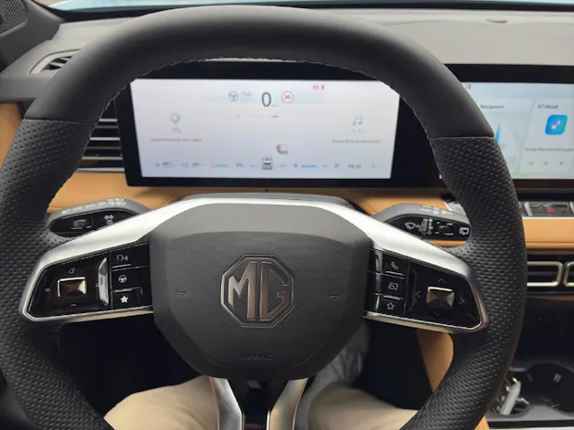 MG HS 1.5 PHEV Luxury