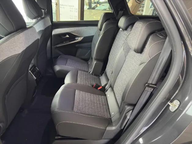 PEUGEOT 5008 1.2 Hybrid Allure Premium