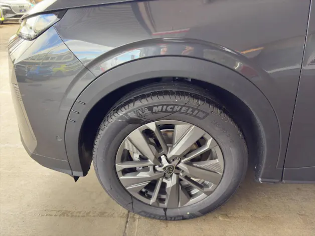 PEUGEOT 5008 1.2 Hybrid Allure Premium