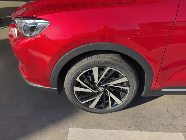 MG ZS 1.5 Hybrid+ Luxury