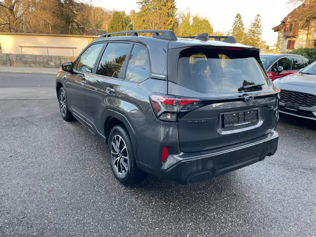 Subaru Forester Station 2.0i e-Boxer Swiss Plus