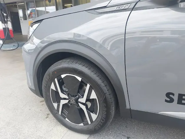 PEUGEOT 2008 1.2 Hybrid 145 GT