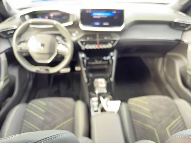 PEUGEOT 2008 1.2 Hybrid 145 GT