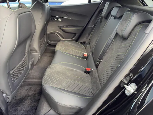 PEUGEOT 2008 1.2 Hybrid 145 GT