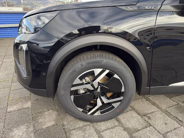 PEUGEOT 2008 1.2 Hybrid 145 GT