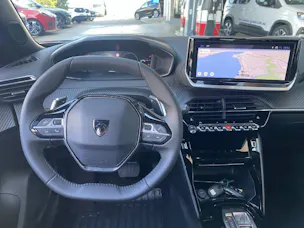 PEUGEOT 2008 1.2 Hybrid 145 Allure