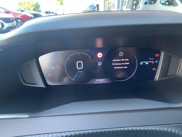 PEUGEOT 2008 1.2 Hybrid 145 Allure