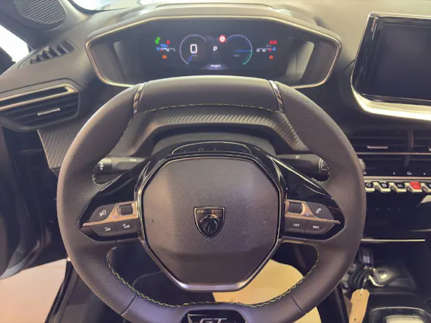 PEUGEOT 208 1.2 Hybrid 145 GT