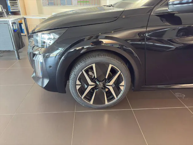 PEUGEOT 208 1.2 Hybrid 145 GT