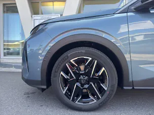 PEUGEOT 3008 1.2 Hybrid Allure Premium