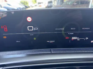 PEUGEOT 3008 1.2 Hybrid Allure Premium