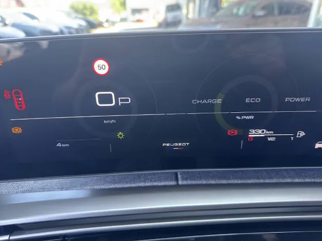 PEUGEOT 3008 1.2 Hybrid Allure Premium