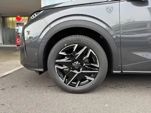 PEUGEOT 3008 e-GT AWD