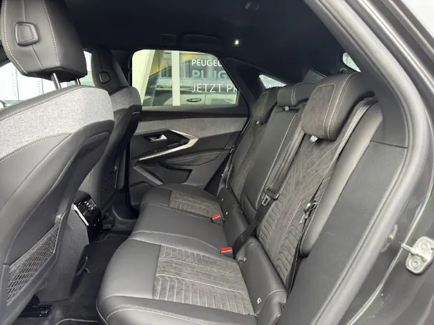 PEUGEOT 3008 e-GT AWD