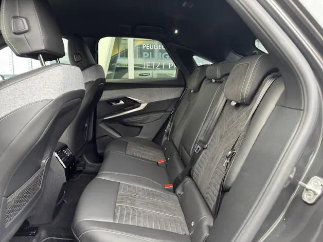 PEUGEOT 3008 e-GT AWD