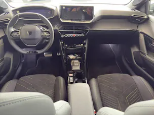 PEUGEOT 208 e-GT