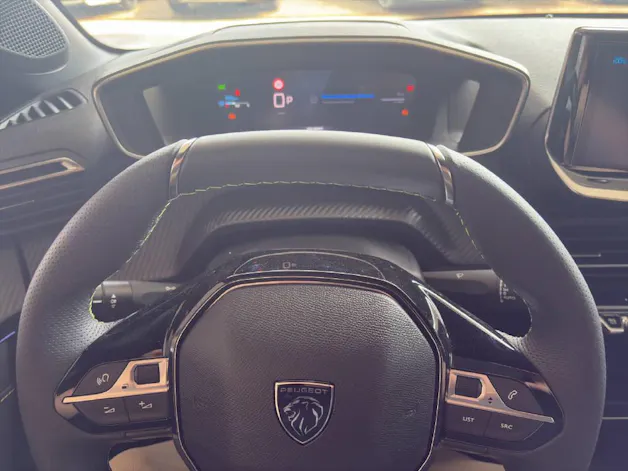 PEUGEOT 208 1.2 Hybrid 145 GT