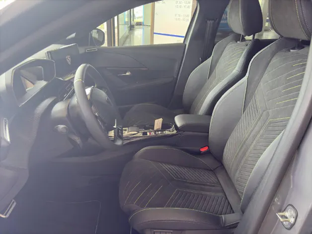 PEUGEOT 208 1.2 Hybrid 145 GT
