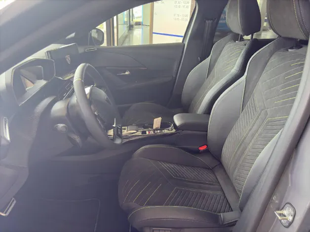 PEUGEOT 208 1.2 Hybrid 145 GT