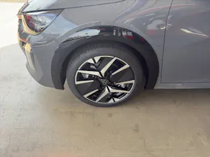 PEUGEOT 208 1.2 Hybrid 145 GT