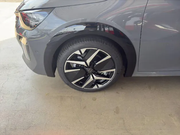 PEUGEOT 208 1.2 Hybrid 145 GT