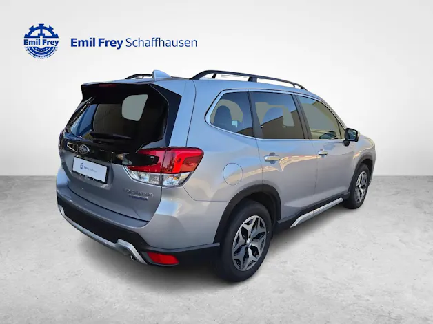 Subaru Forester Station 2.0i e-Boxer Swiss Plus