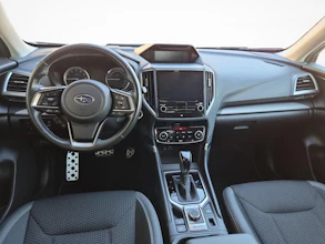 https://vehicle.imgix.net/4438946/a9667a0a-58bd-4997-a8dd-12c0e567a524.jpg
