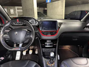 PEUGEOT 208 1.6 Turbo GTi