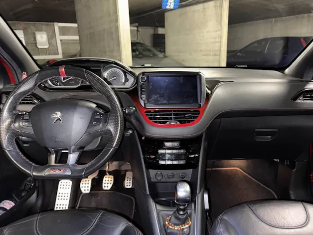 PEUGEOT 208 1.6 Turbo GTi