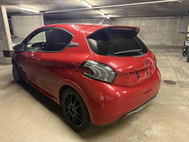 PEUGEOT 208 1.6 Turbo GTi