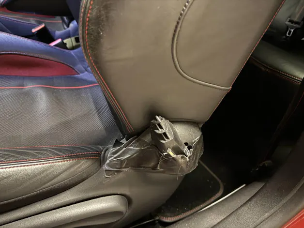 PEUGEOT 208 1.6 Turbo GTi