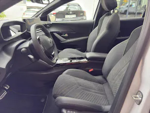 PEUGEOT 208 e-GT