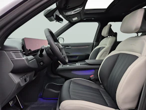 https://vehicle.imgix.net/4438961/df828c10-22b3-4e18-86e6-c0764f860a0f.jpg
