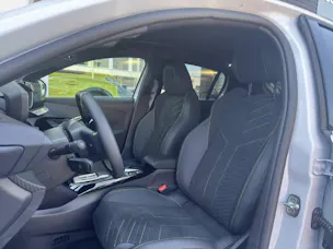 PEUGEOT 208 1.2 Hybrid 145 GT Exclusive