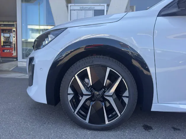 PEUGEOT 208 1.2 Hybrid 145 GT Exclusive